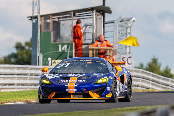 21  Mia Flewitt / Euan Hankey, Balfe Motorsport McLaren 570S GT4