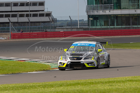 44  Alex Day / William Foster
