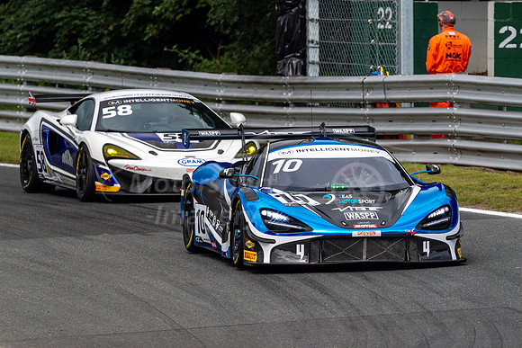 10  Jordan Witt / Jack Mitchell, 2 Seas Motorsport McLaren 720S GT3