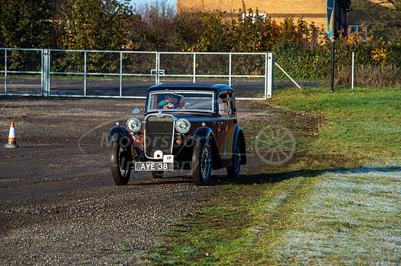 29 Neil Thorp  SINGER 9 SPORTS COUPE  AYE 38