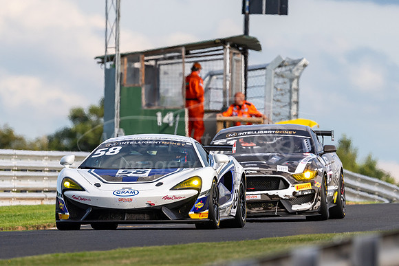 58  Jordan Collard / Patrick Matthiesen, HHC Motorsport McLaren 570S GT4