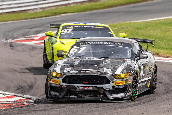 61  Jordan Albert / Matt Cowley,  Academy Motorsport Ford Mustang GT4