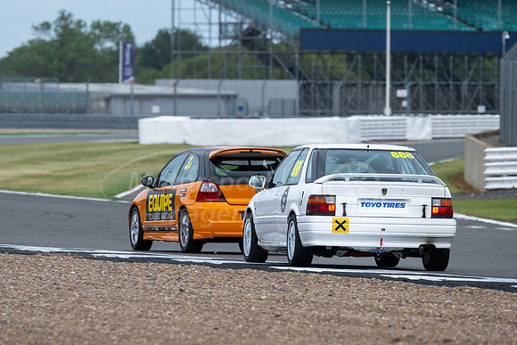 Freddie Ugo, Rover 216GTI chasing down Charlei Ugo in the MG ZR1