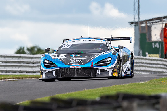 10  Jordan Witt / Jack Mitchell, 2 Seas Motorsport McLaren 720S GT3