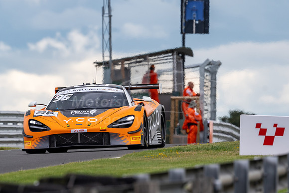 96  Ollie Wilkinson / Lewis Proctor,  Optimum Motorsport McLaren 720S GT3