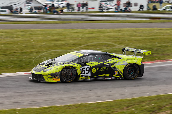 69  Barwell Motorsport - Lamborghini Huracan GT3 EVO  Sam De Haa