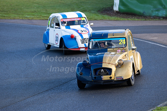 24 Lien DAVIES