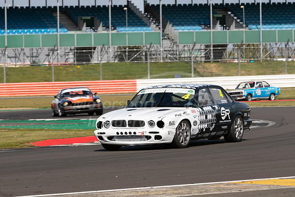 4  Tom ROBINSON