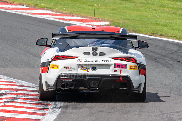 23  Sam Smelt / James Kell,  Toyota GR Supra GT4