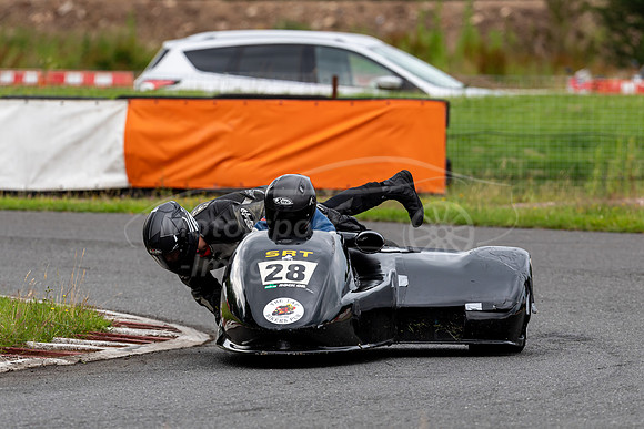 28 Steve Thomas / Danny Lewis