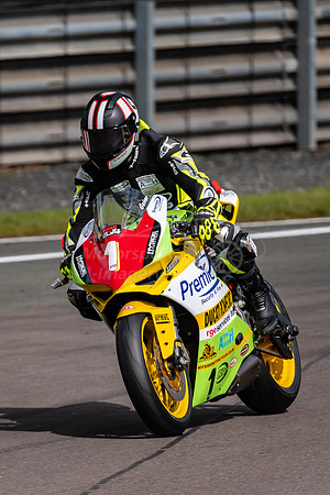 1 Rob Guiver,