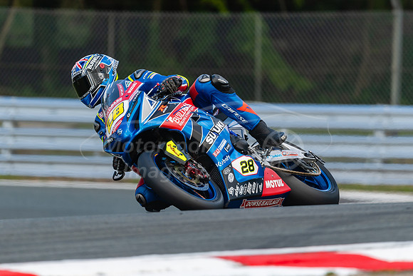 28 Bradley Ray Suzuki,