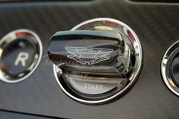 Aston Martin DB9