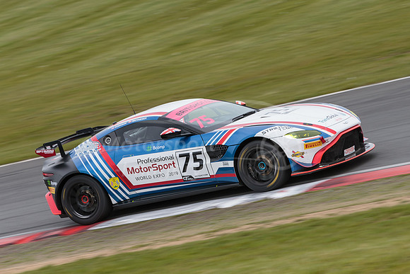75  Optimum Motorsport - Aston Martin V8 Vantage GT4  Patrik Mat