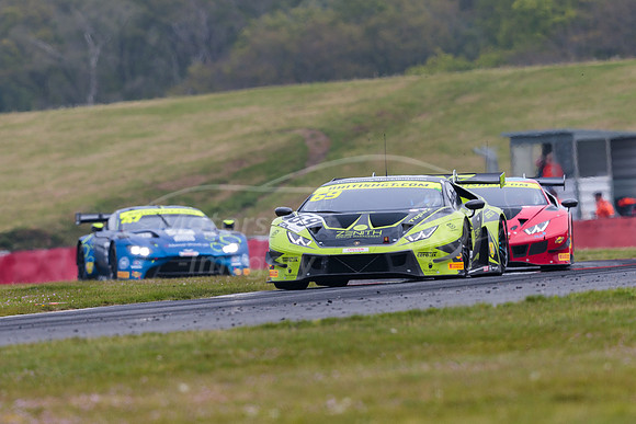 69  Barwell Motorsport - Lamborghini Huracan GT3 EVO  Sam De Haa