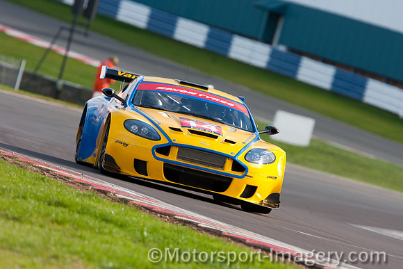 Tom Black, Stuart Hall, Aston Martin DBRS9