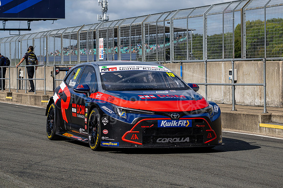 19 Max Buxton