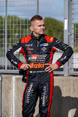 40 Árón Taylor-Smith
