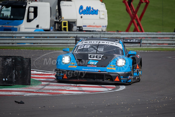 66 Nick Jones / Sven Müller