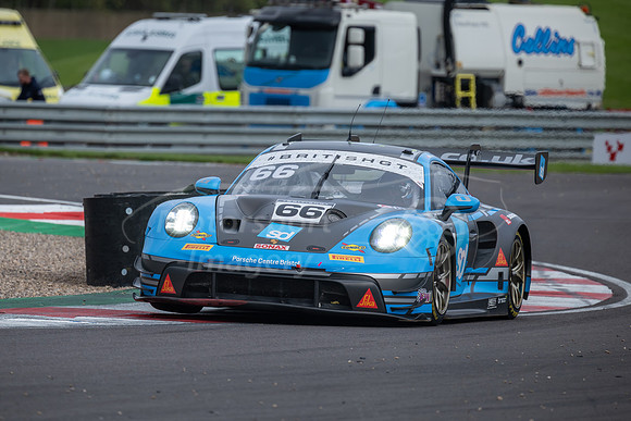 66 Nick Jones / Sven Müller
