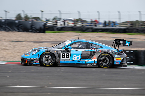 66 Nick Jones / Sven Müller