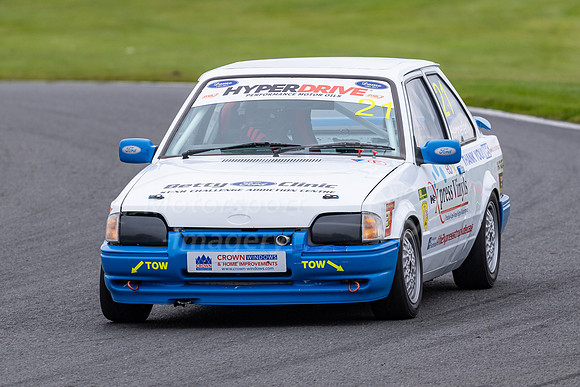 Jason HENNEFER Ford Escort XR3i