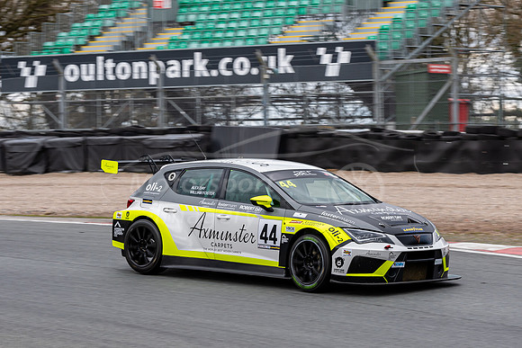 44 Alex Day- William Foster. Seat Cupra TCR