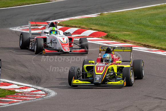 18 Ayrton SIMMONS