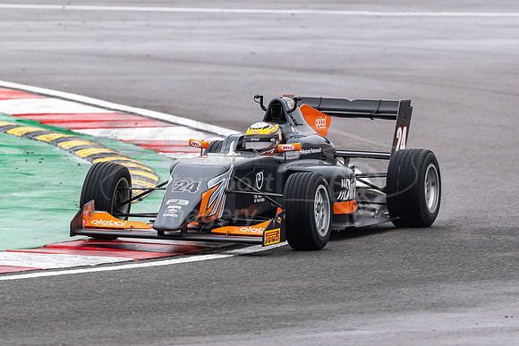 24  Benjamin PEDERSEN