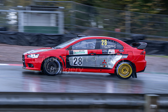 28 Alfie Threlfall / Patrick Cross - Mitsubishi Lancer Evo X