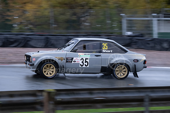 35 Bradley Carroll / Gareth Short - Ford Escort MK2