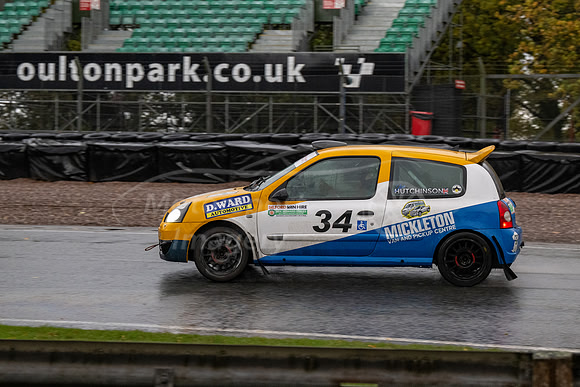 34 Andrew Hutchinson / Joe Hutchinson -Renault Clio RS 172