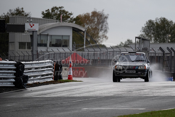 83 Pierre Newton / Paul Grattidge  - Peugeot 205 GTI