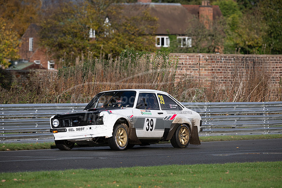 39 Ian Holt / Daniel Briggs - Ford Escort MK2