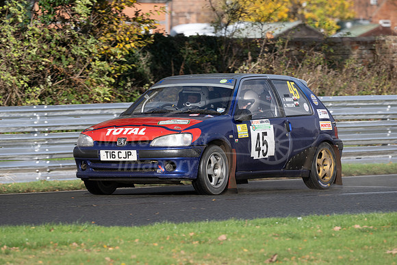 45 Chris Phillips / Hannah Hughes - Peugeot 106 GTI