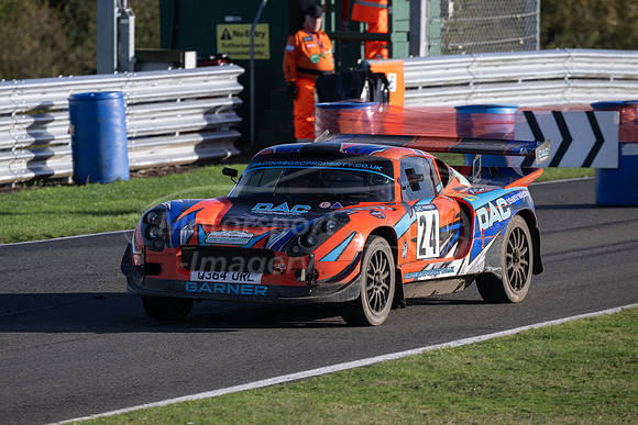 24 James Garner / Callum Young - Darrian T90 GTR+