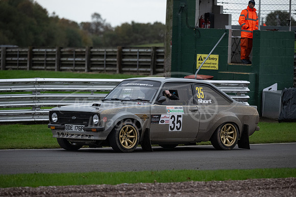 35 Bradley Carroll / Gareth Short - Ford Escort MK2