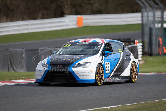 22 Nick Hull- Richard Avery- Seat TCR