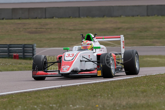 33  Manuel Maldonado