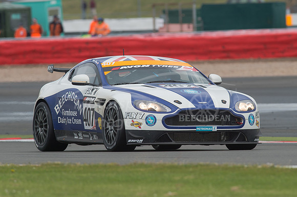 407  Jamie Chadwick / Ross Vunn  Beechdean GT4