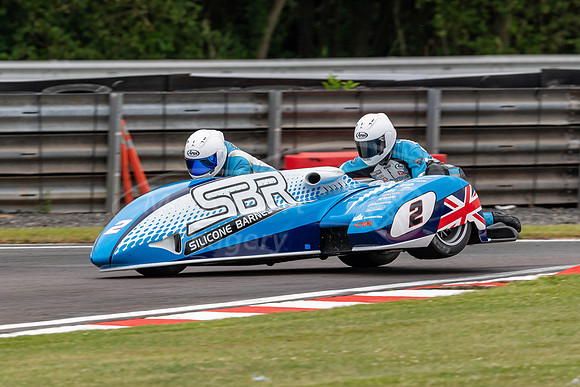 2 J.HOLDEN / PITT Adolf RS Yamaha - Silicone Engineering / Barnes Raci