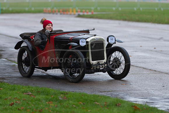 752 Evie Mason