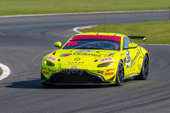 TF Sport - Aston Martin V8 Vantage GT4, Patrick Kibble / Josh Pr