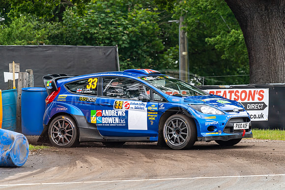 33, John Cope, Simon Bowen, Ford Fiesta,