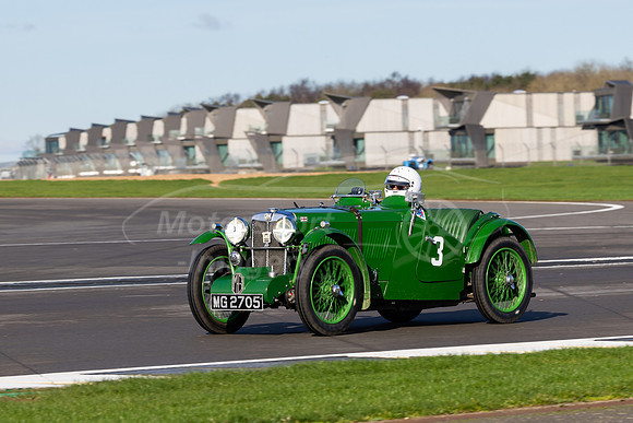 3 Ian Robertson