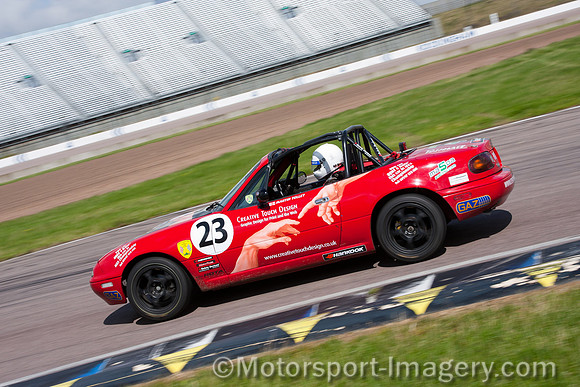 Creative Touch Design Sponsored MX5 at Rockingham