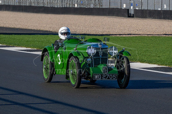 3 Ian Robertson