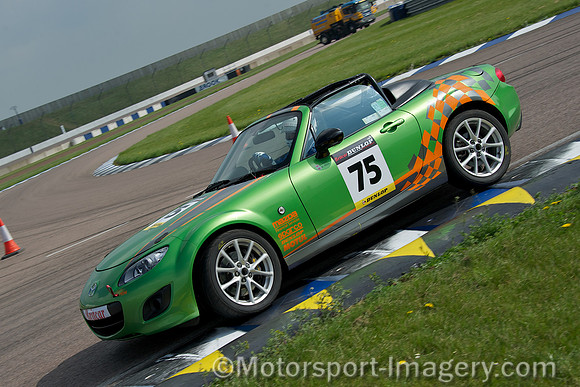 Mazda MX5, Tom Strange