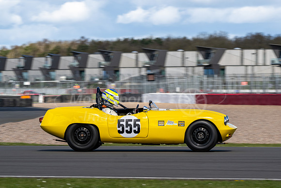 555 Gez Medinger / Richard Woolmer