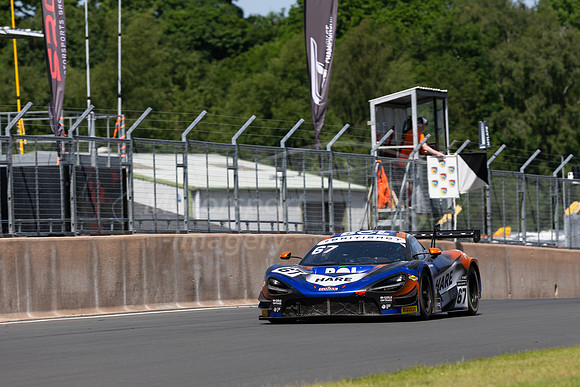 67 Simon Orange / Marcus Clutton